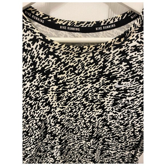 Nike Dri-Fit t-shirt - Picture 2 of 3